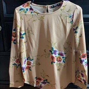 Flowery dressy top
